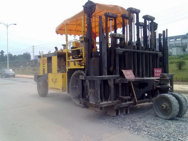 多錘頭水泥路面破碎機